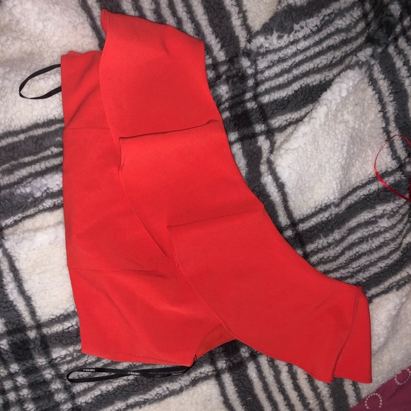 Red flowly one shoulder top - Picture 2 of 2